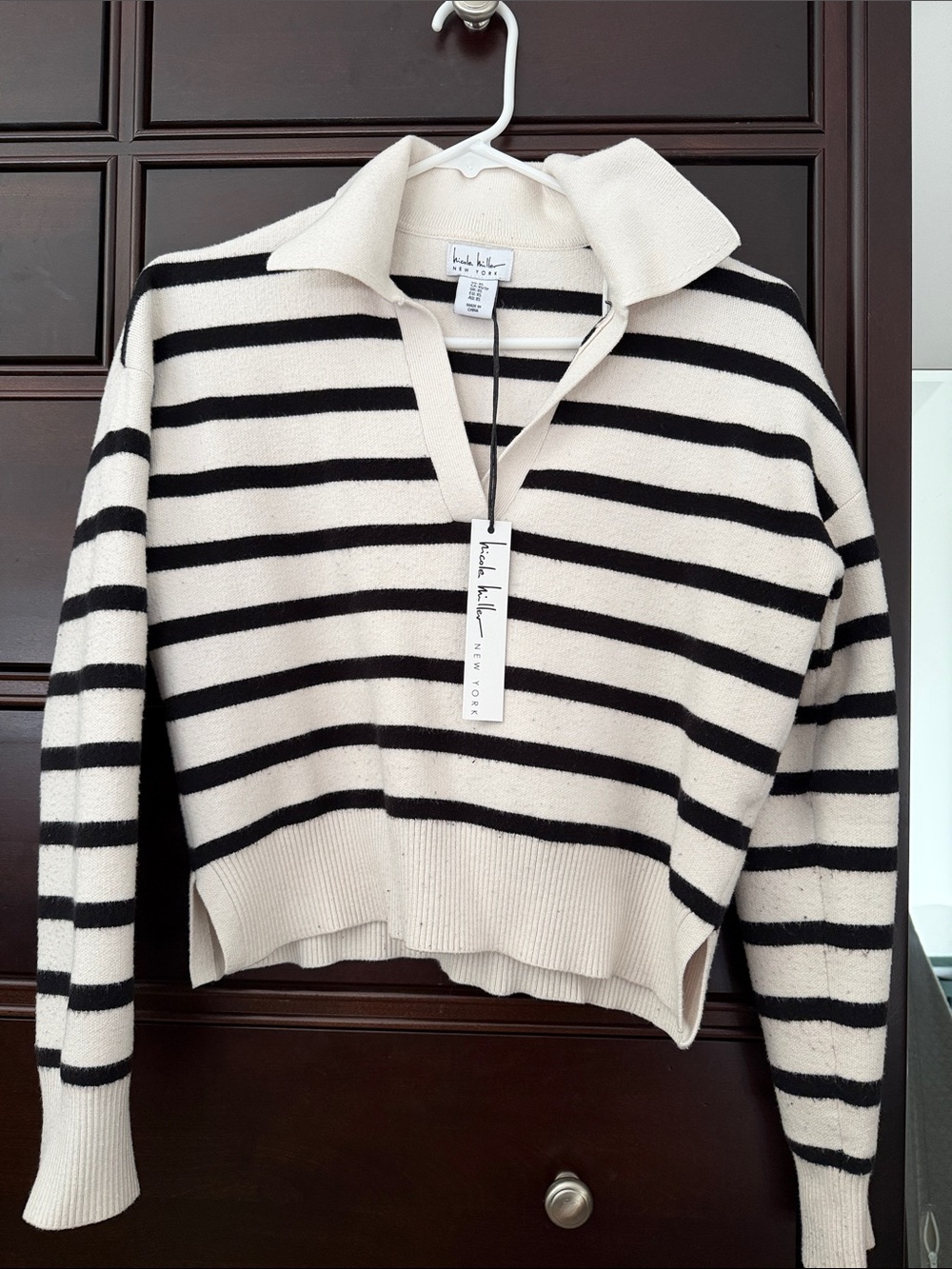 Pre Owned Nicole Miller Cream and Black Striped V-Collar Pullover